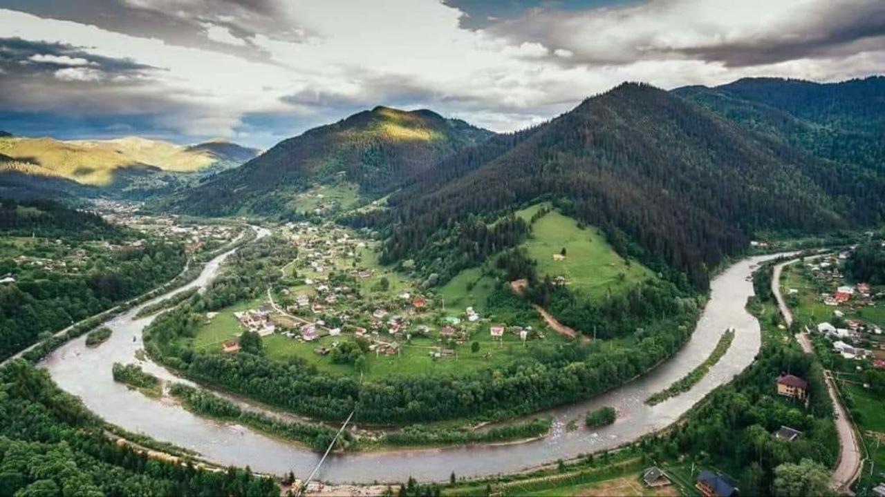 Затишний будиночок біля річки Krivorovnya Экстерьер фото